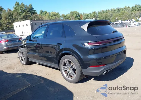 2024 Porsche Cayenne z USA, uszkodzony, nr VIN WP1AA2AY6RDA02454